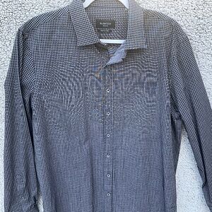Bugatchi shaped fit, super fine 100%cotton button down shirt.  Size XL